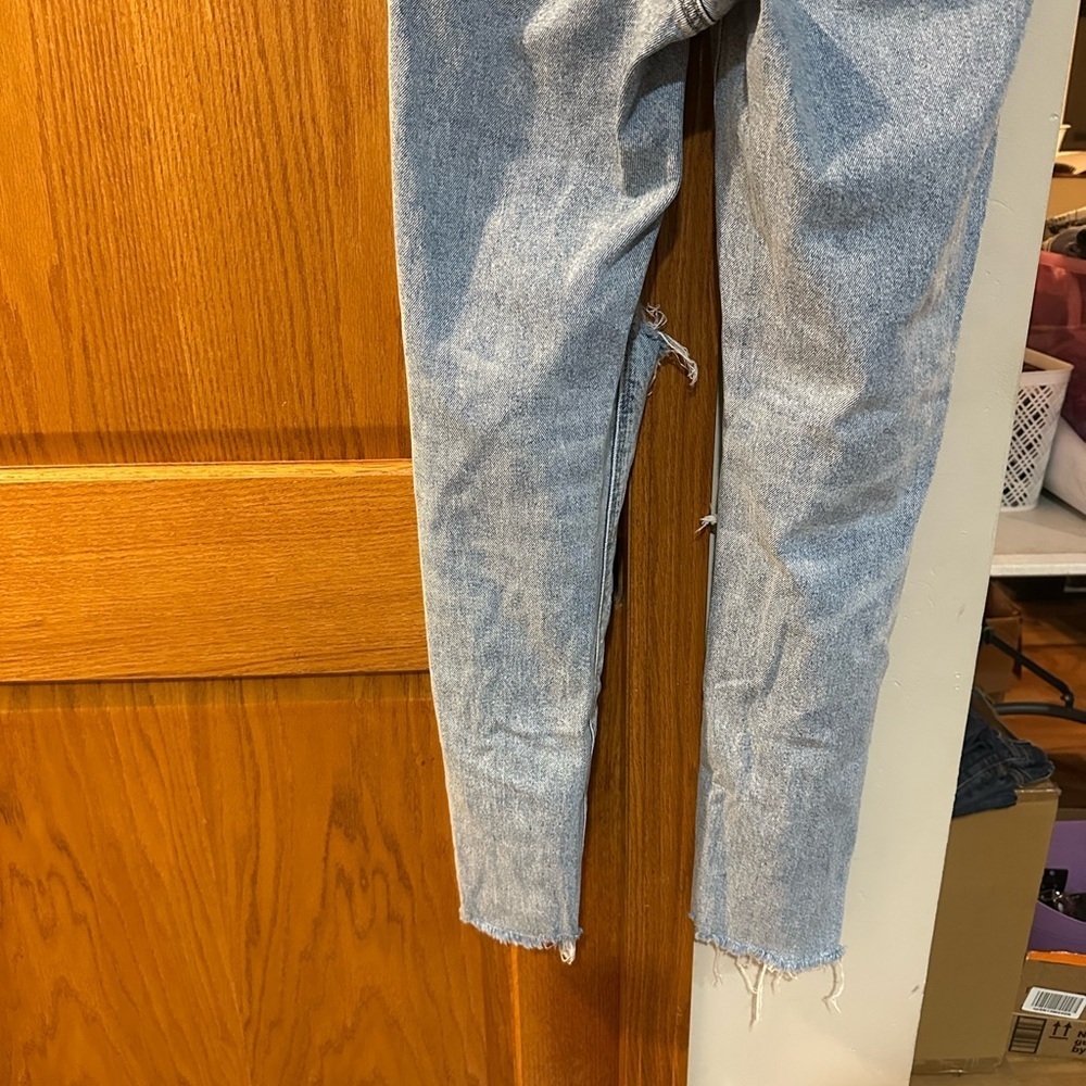 American Eagle Outfitters Light Blue Distressed Mom Jeans - Picture 3 of 6